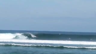 The beauty of the sea waves on the coast of Lampung is suitable for surfing