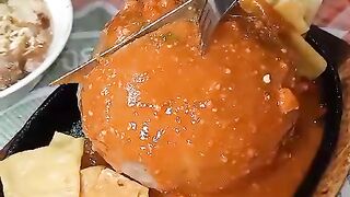 Makan bakso beranak super pedas