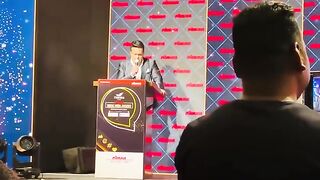 Itni Prareshanio ke baad Khushiya aa hi gai ????Life’s 1st  Award Function of Bindass Kavya