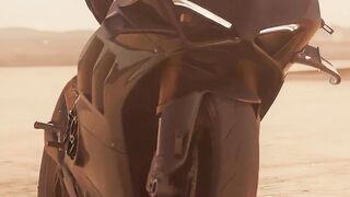 • • • #motorcycle #ducati #v4r #panigale #streebike #1000cc #ducativ4 #videoportrait #cinematography #italianmotorcycle #v4 #v4rx