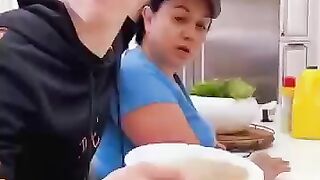 Keemokazi does hilarious trend and fails ????