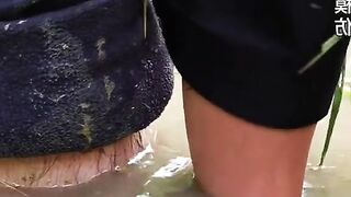 Catch fising in the inder water