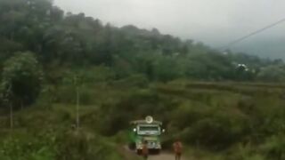 TRUK HIJAU LIBAS TANJAKAN EKSTRIM #truck #truk #angkutanpedesaan #videoviral