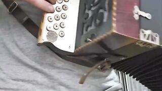 Artur Vieira, tocador de concertina com um talento sem igual..