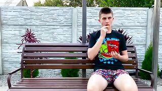 Viral Funny I want sumo Dorito Video