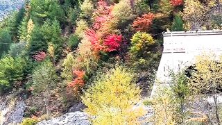 The natural atmosphere of the mountains and rivers is refreshing