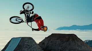3 trucos nuevos de BMX hechos por primera vez bajo un volcán activo