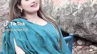 girl follow kar