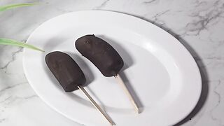 2 ingredients Banana popsicle