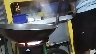 Tukang nasi goreng
