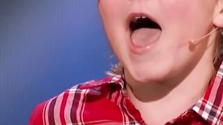 Lily_Wilker__11-Year-Old_Unique_Animal_Impressionist_Delights_The_Judges_On_AGT_!_FMTP_TV_!_#shorts(1080p).