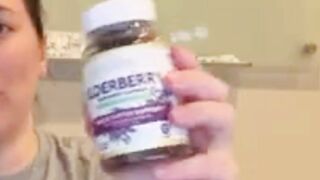 Boost Your Immunity Deliciously: Lunakai Elderberry Gummies for the Whole Family!