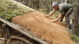 Constructing a Primitive Shelter: Ensuring a Warm, Natural, and Waterproof Roof