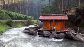 The charm of the river flowing from the mountains adds to the natural coolness