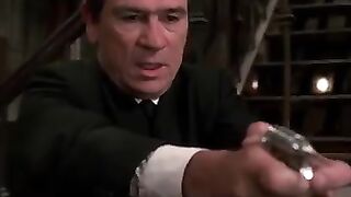 Agent K manhandles 4 dangerous aliens in 30 seconds.