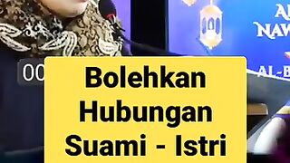 Bolrhkah Berhubungan Suami Istri Tanpa Busana