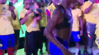 Player Gibelé showing your habilities with dance