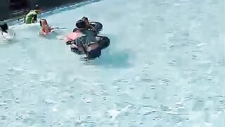 Kolam renang dengan mata air yang cukup dingin