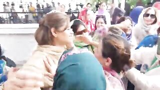Departure outside Adiala after the Supreme Court decision? Khan's reaction to the verdict reached Mithaian