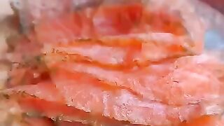 Соленая красная рыба