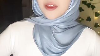 women wearing headscarves rocking tik tok 9