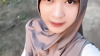 women wearing headscarves rocking tik tok 21