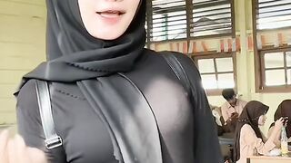 women wearing headscarves rocking tik tok 22