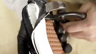 Process of turning $40 Vans into $400 Vans. Korean Custom Shoes Master