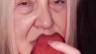 Want to stay young?, try eating an apple, please