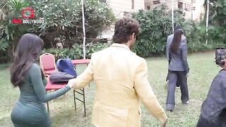Paps Going CRAZY looking at Nora Fatehi Stunning Look at Crakk Movie Promotion