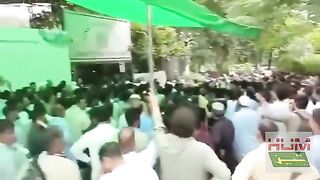 The rush of people leaving Pakistan is increasing day by day. 80% of Pakistanis are willing to leave Pakistan.
