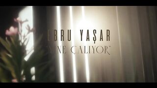 Ebru Yaşar - Yine Çalıyor