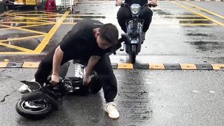 laughing #human confusing behavior #never imagined #What is this operat#funnyvideos #funnyy 8