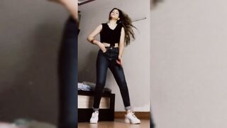 Indian Girl Jasmeet Kaur Dance