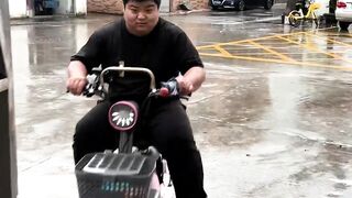 laughing #human confusing behavior #never imagined #What is this operat#funnyvideos #funnyy 173