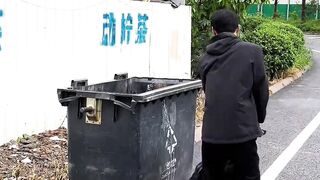 laughing #human confusing behavior #never imagined #What is this operat#funnyvideos #funnyy 180