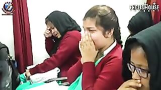 Teacher ka apne student ko bahtreen sabak