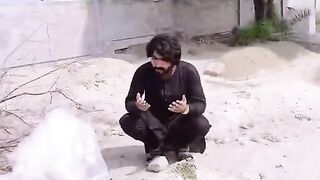 Qabar par jakr apno Kay lie Dua Karna