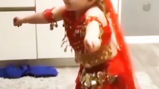Super belly dancer