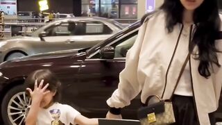 Natasa Stankovic Spotted with Agastya Pandya at the Airport #natasastankovic #short #shorts #trending #viral #bollywood #viralshorts