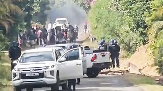 Confrontation entre Indépendantistes et Soldats Français ( Houaïlou )