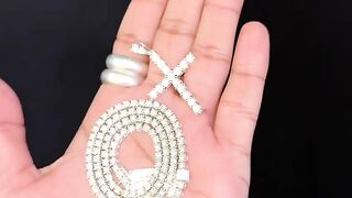 DIAMOND TENNIS CHAIN WITH SOLITAIRE CROSS SET