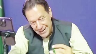 Check for Pakistan good leader smile ????