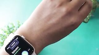 Apple Watch SE 2 - Answer & End Calls With Gesture