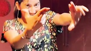 Divya Sharma dance