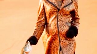 Catwalk video  #viralvideo #catsvideo #fashonshow #foryoupage