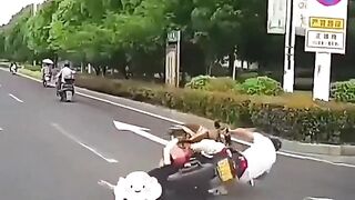 #The electric car crossed the path #and collided with the motorcycle #Caution #Caution #when driving