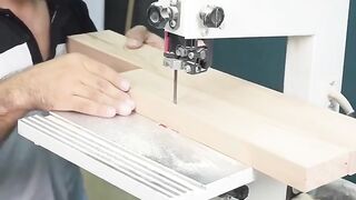 The method of making a car out of wood is very beautiful