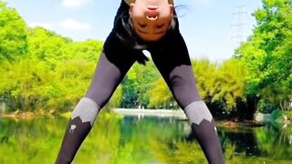 Handstand on the Bridge” أو “Yoga Balance Reflection