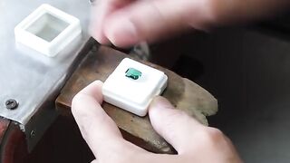 How gold dragon diamond ring